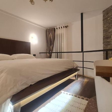 Bujtina Gjyshi Ilo Hotel Tushemisht ภายนอก รูปภาพ
