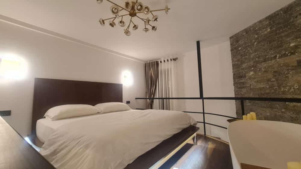 Bujtina Gjyshi Ilo Hotel Tushemisht ภายนอก รูปภาพ
