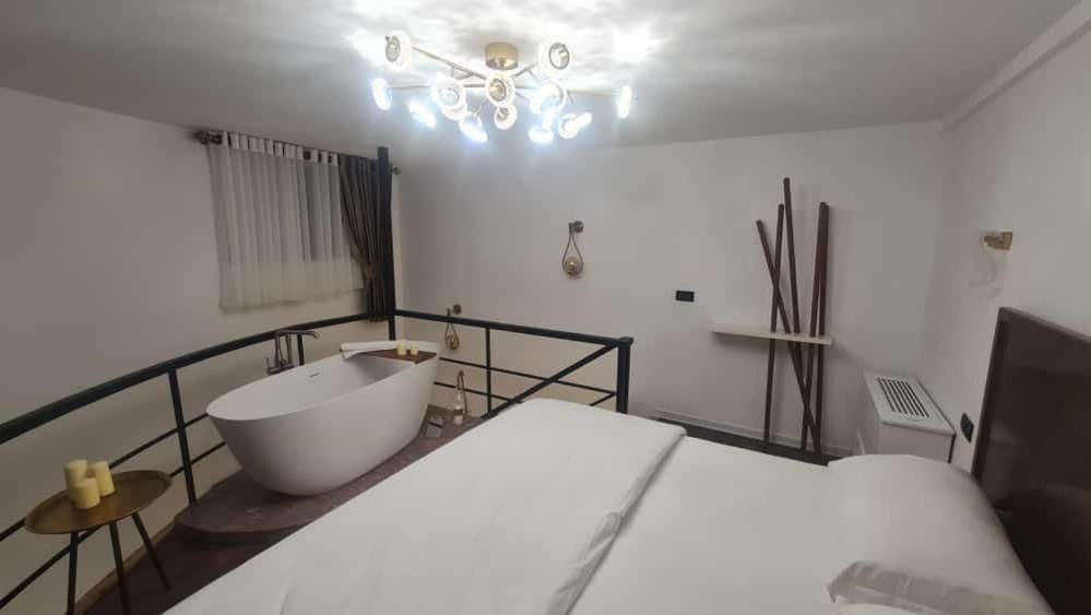 Bujtina Gjyshi Ilo Hotel Tushemisht ภายนอก รูปภาพ
